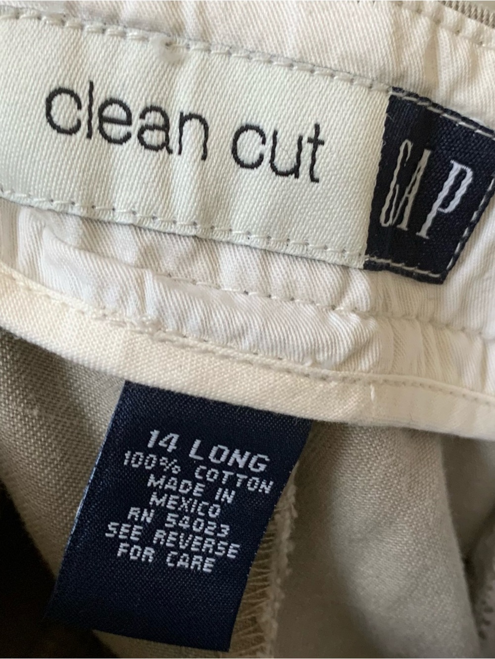 Gap Clean Cut Khakis - Picture 3 of 3